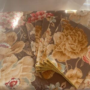 Floral Patterned Fabric Table cloth & 8 Napkins